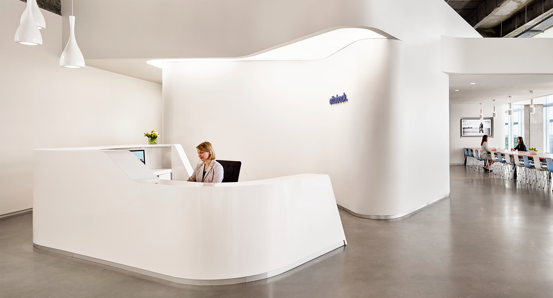 sala de espera con interiorismo corporativo